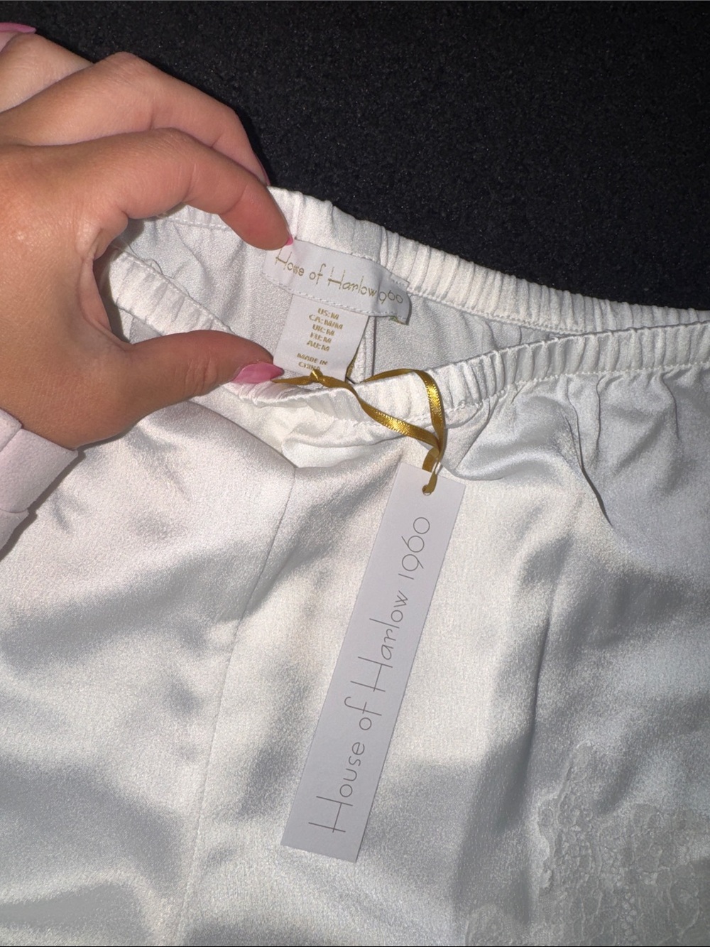 House of Harlow 1960 White Elastic-Waist Shorts - Picture 2 of 4